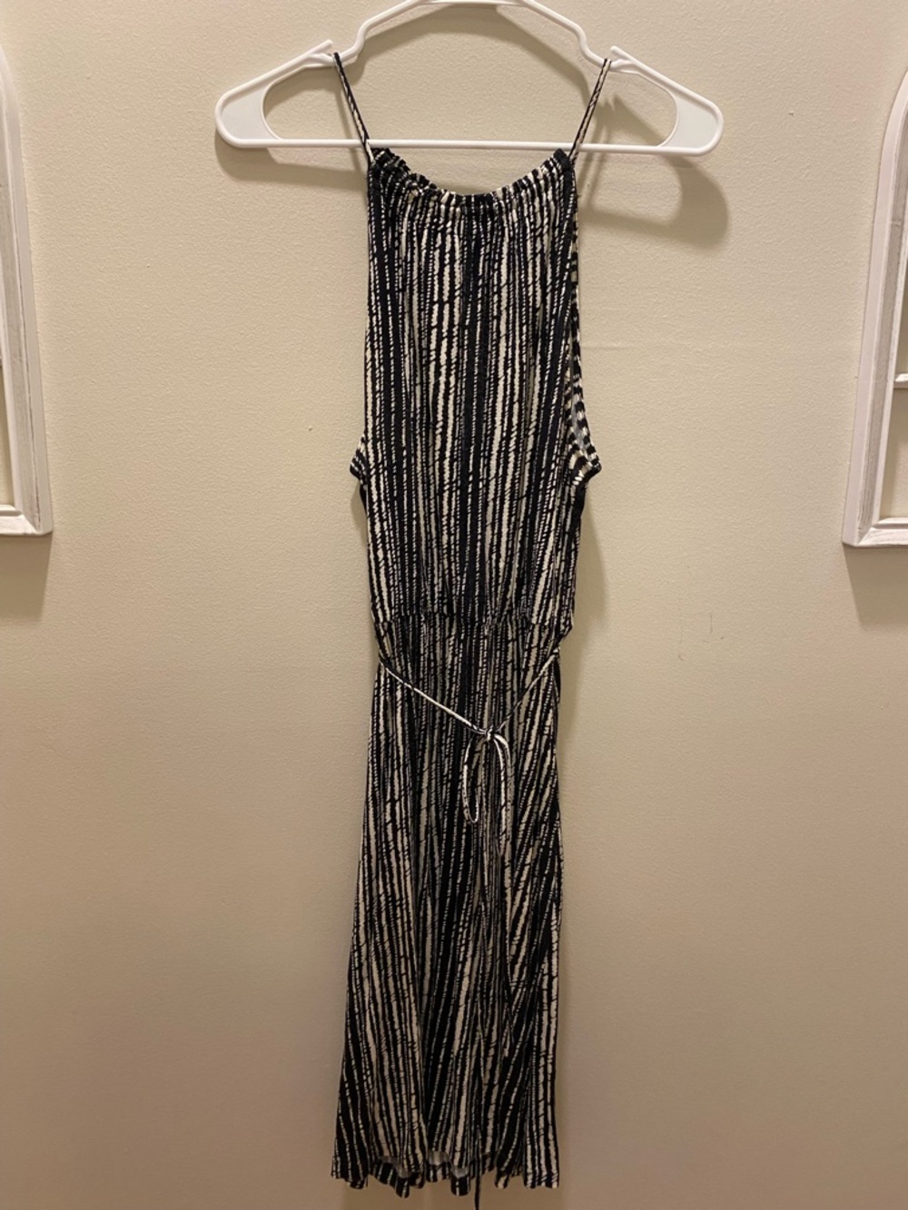 ‼️2 for $12‼️ LOFT Black and White Patterned Dress with Waist Tie